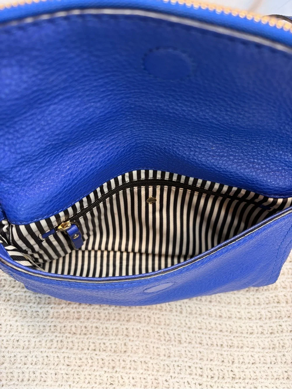 kate spade cobalt blue pebbled leather crossbody bag